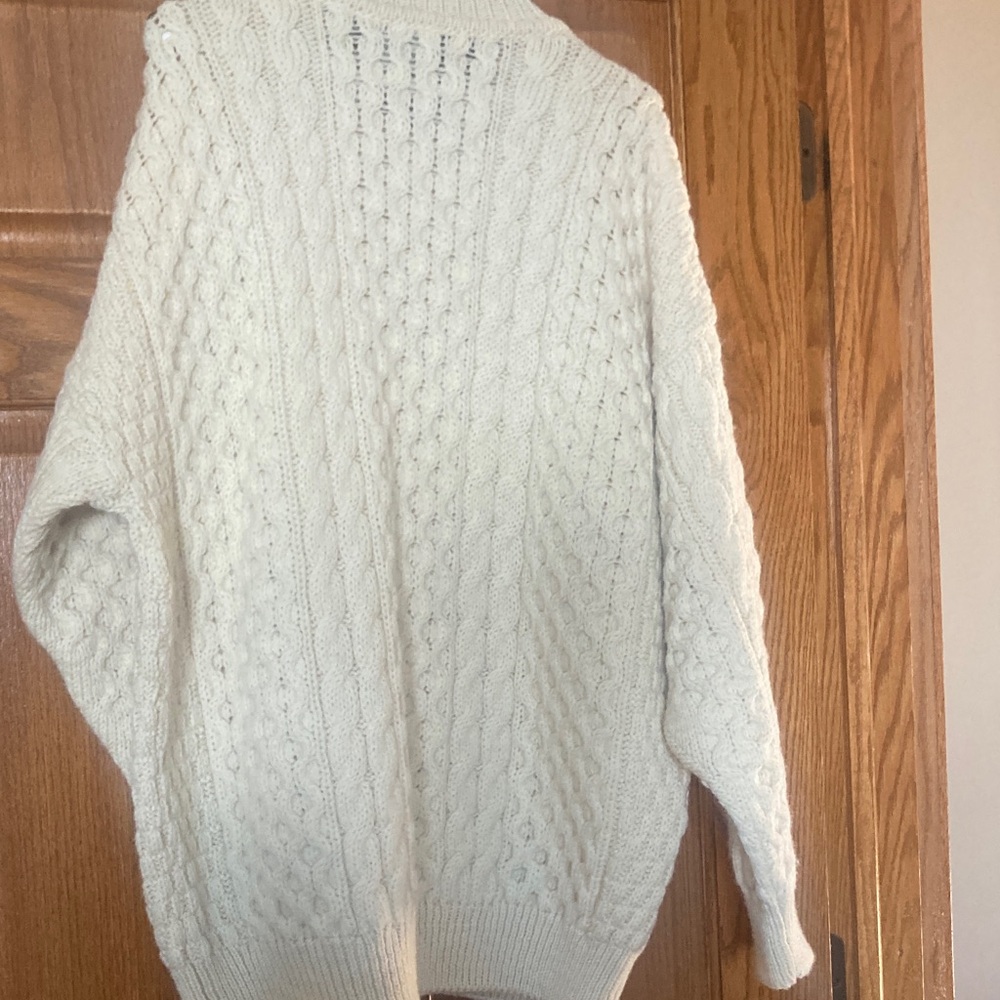 Irish wool Cardigan with brown buttons - Picture 3 of 5